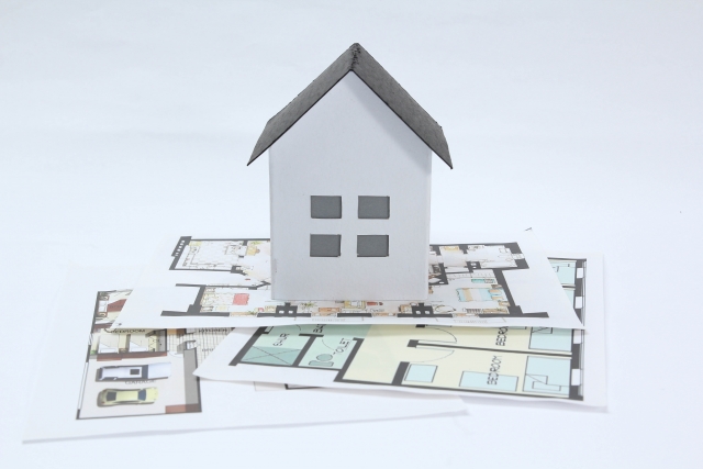 図面と家の模型